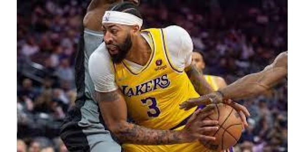 I Los Angeles Lakers dovrebbero considerare di apportare modifiche